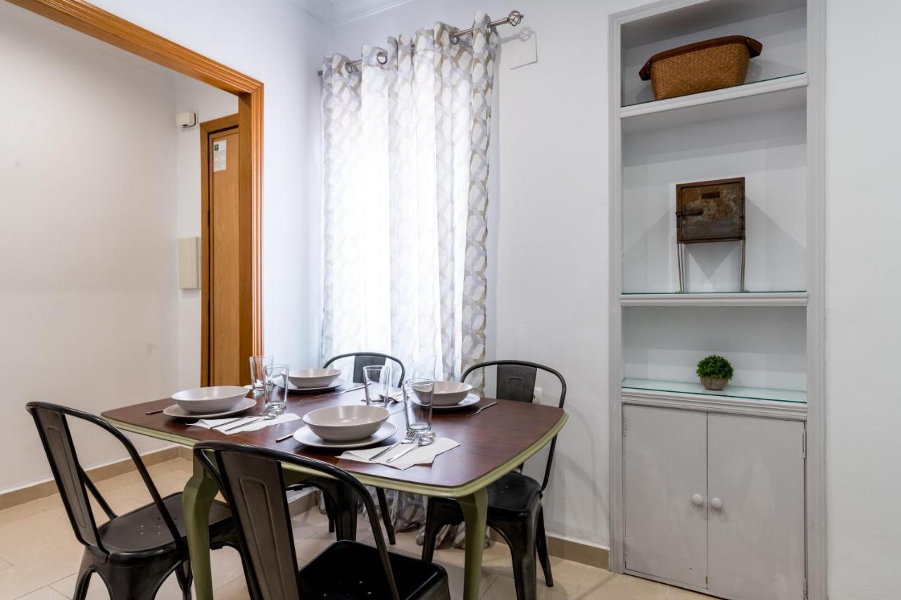Holi-Rent Salado Apartment Seville Luaran gambar